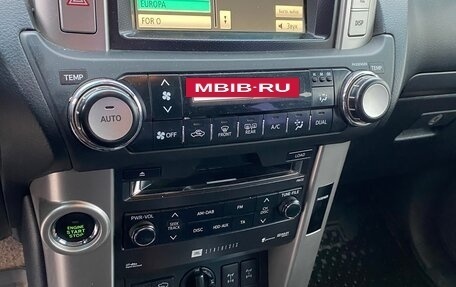 Toyota Land Cruiser Prado 150 рестайлинг 2, 2010 год, 2 600 000 рублей, 7 фотография