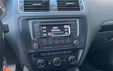 Volkswagen Jetta VI, 2016 год, 1 350 000 рублей, 13 фотография