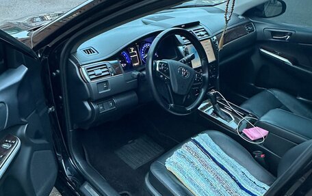 Toyota Camry, 2017 год, 2 430 000 рублей, 7 фотография