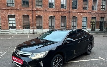 Toyota Camry, 2017 год, 2 430 000 рублей, 2 фотография