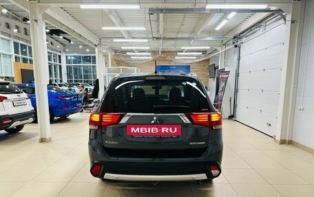 Mitsubishi Outlander III рестайлинг 3, 2016 год, 2 199 999 рублей, 5 фотография