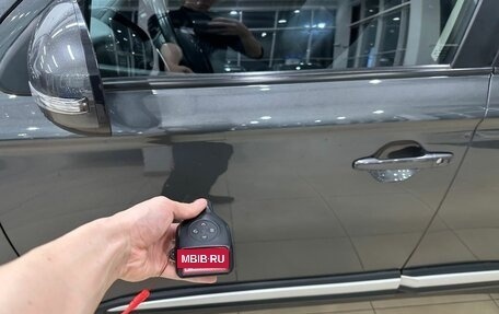 Mitsubishi Outlander III рестайлинг 3, 2016 год, 2 199 999 рублей, 21 фотография