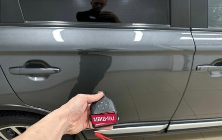 Mitsubishi Outlander III рестайлинг 3, 2016 год, 2 199 999 рублей, 26 фотография