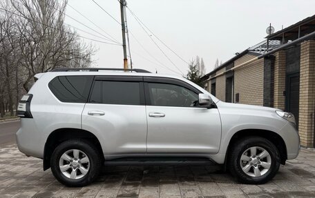 Toyota Land Cruiser Prado 150 рестайлинг 2, 2015 год, 3 750 000 рублей, 3 фотография