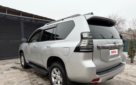 Toyota Land Cruiser Prado 150 рестайлинг 2, 2015 год, 3 750 000 рублей, 7 фотография