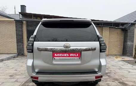 Toyota Land Cruiser Prado 150 рестайлинг 2, 2015 год, 3 750 000 рублей, 6 фотография