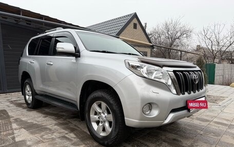 Toyota Land Cruiser Prado 150 рестайлинг 2, 2015 год, 3 750 000 рублей, 2 фотография