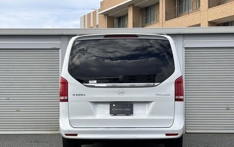 Mercedes-Benz V-Класс, 2022 год, 5 200 222 рублей, 6 фотография