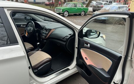 Hyundai Solaris II рестайлинг, 2015 год, 1 050 000 рублей, 10 фотография