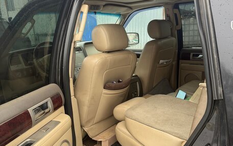 Lincoln Navigator, 2004 год, 900 000 рублей, 9 фотография