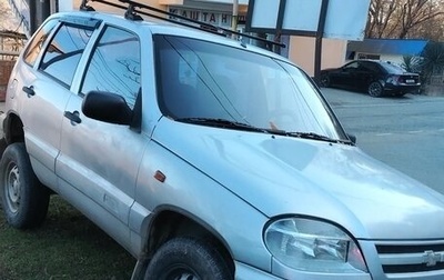 Chevrolet Niva I рестайлинг, 2004 год, 150 000 рублей, 1 фотография