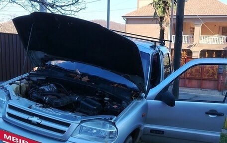 Chevrolet Niva I рестайлинг, 2004 год, 150 000 рублей, 2 фотография