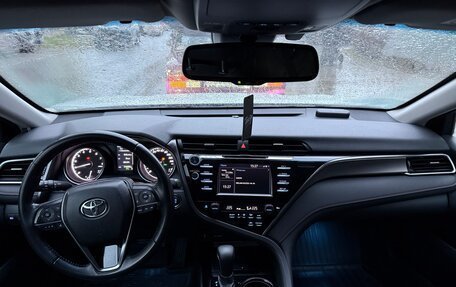 Toyota Camry, 2020 год, 2 780 000 рублей, 4 фотография