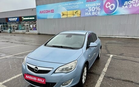 Opel Astra J, 2011 год, 690 000 рублей, 2 фотография