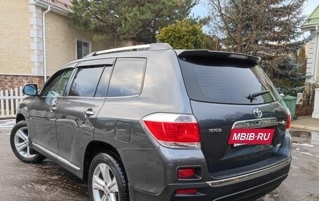 Toyota Highlander III, 2012 год, 1 850 000 рублей, 4 фотография