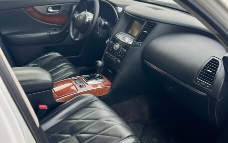 Infiniti QX70, 2013 год, 1 700 000 рублей, 9 фотография