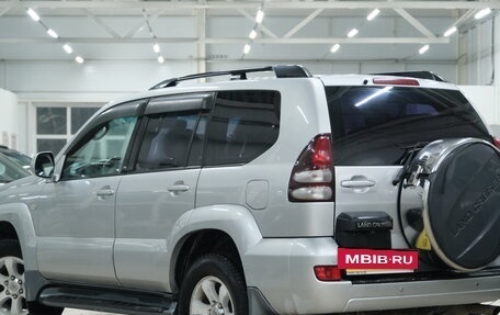 Toyota Land Cruiser Prado 120 рестайлинг, 2003 год, 1 849 000 рублей, 5 фотография