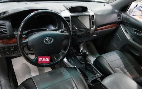 Toyota Land Cruiser Prado 120 рестайлинг, 2003 год, 1 849 000 рублей, 12 фотография