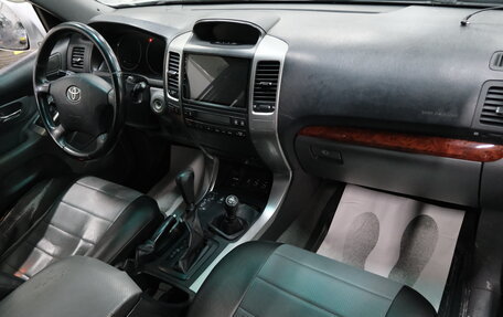 Toyota Land Cruiser Prado 120 рестайлинг, 2003 год, 1 849 000 рублей, 20 фотография