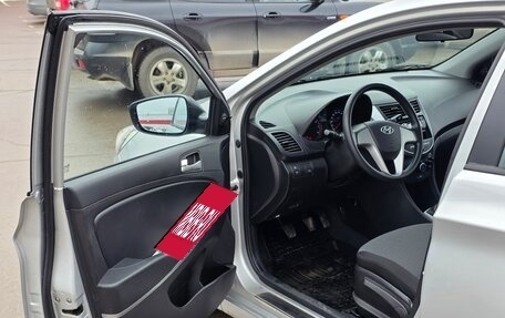 Hyundai Solaris II рестайлинг, 2013 год, 890 000 рублей, 14 фотография