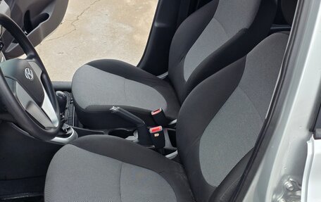 Hyundai Solaris II рестайлинг, 2013 год, 890 000 рублей, 19 фотография