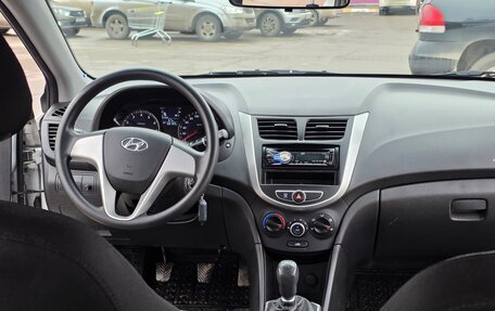 Hyundai Solaris II рестайлинг, 2013 год, 890 000 рублей, 22 фотография