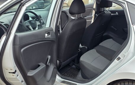 Hyundai Solaris II рестайлинг, 2013 год, 890 000 рублей, 20 фотография