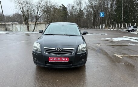 Toyota Avensis III рестайлинг, 2006 год, 850 000 рублей, 1 фотография