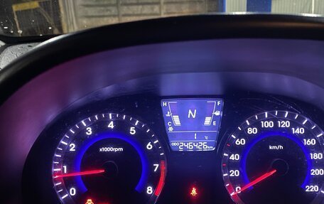 Hyundai Solaris II рестайлинг, 2012 год, 700 000 рублей, 9 фотография