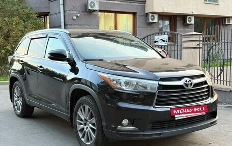 Toyota Highlander III, 2014 год, 2 900 000 рублей, 2 фотография