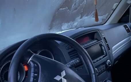 Mitsubishi Pajero IV, 2013 год, 2 950 000 рублей, 7 фотография