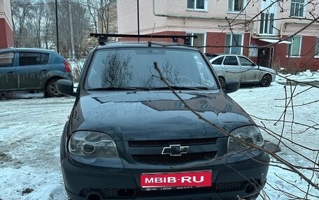Chevrolet Niva I рестайлинг, 2010 год, 320 000 рублей, 1 фотография