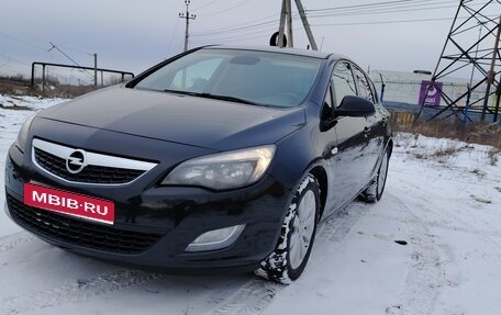 Opel Astra J, 2011 год, 860 000 рублей, 1 фотография