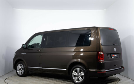 Volkswagen Multivan T6 рестайлинг, 2016 год, 3 300 000 рублей, 7 фотография