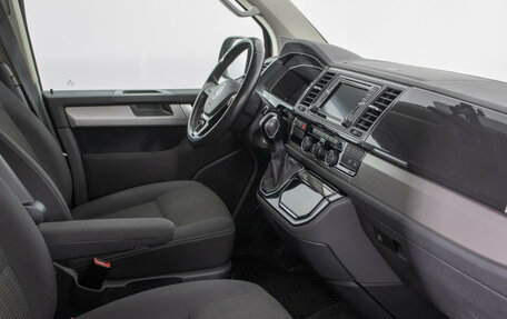 Volkswagen Multivan T6 рестайлинг, 2016 год, 3 300 000 рублей, 9 фотография