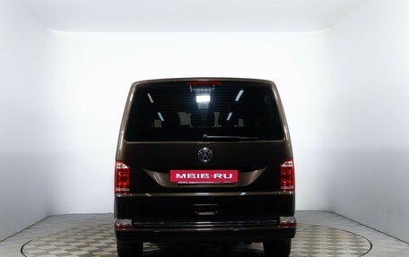 Volkswagen Multivan T6 рестайлинг, 2016 год, 3 300 000 рублей, 6 фотография