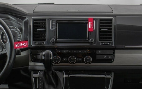 Volkswagen Multivan T6 рестайлинг, 2016 год, 3 300 000 рублей, 14 фотография