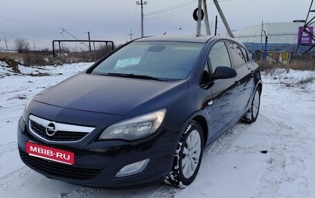 Opel Astra J, 2011 год, 860 000 рублей, 3 фотография