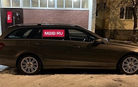 Mercedes-Benz E-Класс, 2010 год, 2 490 000 рублей, 2 фотография