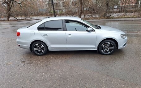 Volkswagen Jetta VI, 2013 год, 1 100 000 рублей, 6 фотография