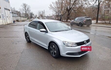 Volkswagen Jetta VI, 2013 год, 1 100 000 рублей, 2 фотография