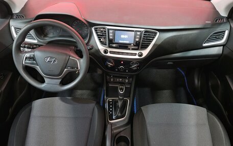 Hyundai Solaris II рестайлинг, 2017 год, 1 199 000 рублей, 9 фотография