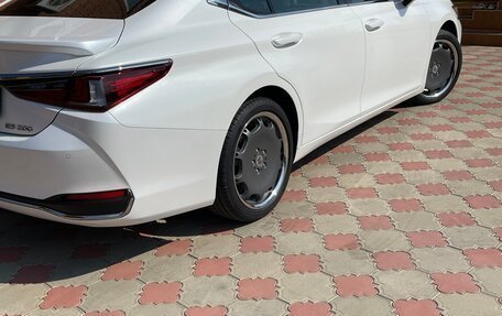 Lexus ES VII, 2021 год, 4 090 000 рублей, 6 фотография