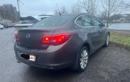 Opel Astra J, 2013 год, 800 000 рублей, 2 фотография