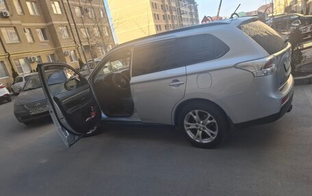 Mitsubishi Outlander III рестайлинг 3, 2013 год, 1 569 000 рублей, 5 фотография