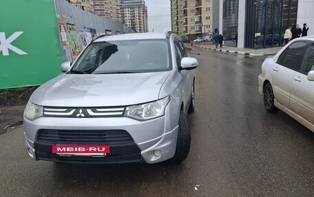 Mitsubishi Outlander III рестайлинг 3, 2013 год, 1 569 000 рублей, 3 фотография