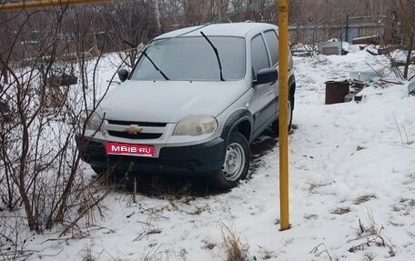 Chevrolet Niva I рестайлинг, 2018 год, 800 000 рублей, 1 фотография