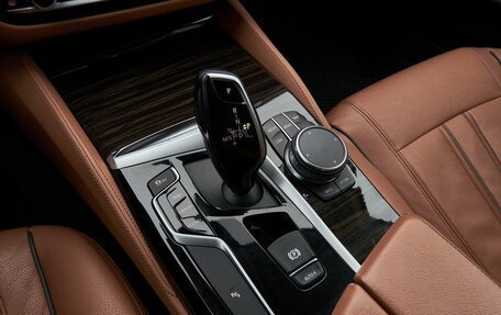 BMW 5 серия, 2019 год, 2 986 000 рублей, 12 фотография