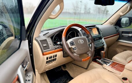Toyota Land Cruiser 200, 2012 год, 3 095 000 рублей, 8 фотография