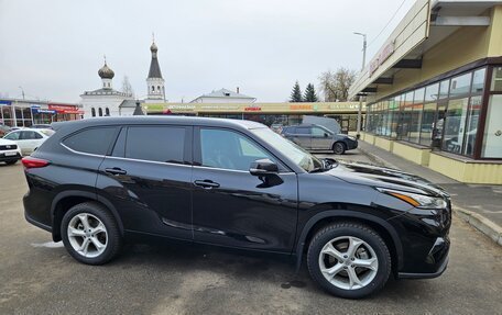 Toyota Highlander, 2022 год, 6 500 000 рублей, 2 фотография